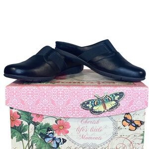 Comfortview Black Slip-On Loafers Womens Size 9 Faux Leather Style Sarah